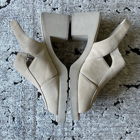 Valerie Steven’s Heels - Picture 5 of 6